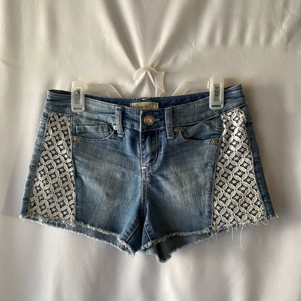 Seven7 ~Jean shorts 28 With lace accents